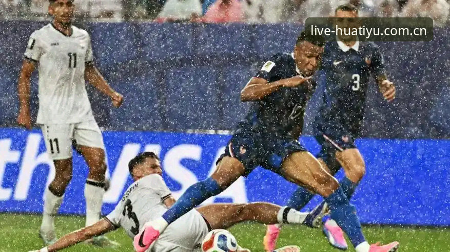 法国三球大胜背后：一场雷暴、两粒远射、三次助攻，老用户教你这样看世界杯才过瘾